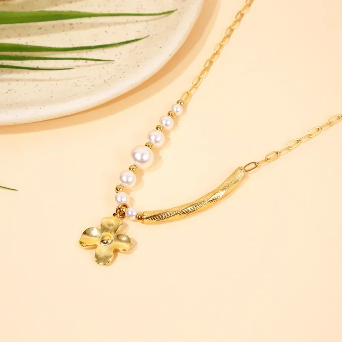 Collier jolie perle en fleur 