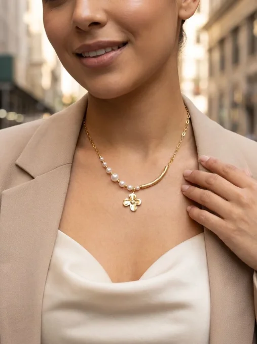 Collier jolie perle en fleur 