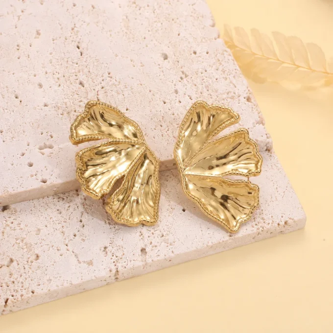 Boucles d'oreilles demi feuille martelées doré ou argenté 