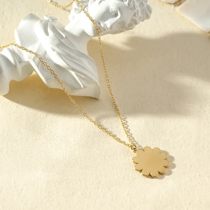 Collier fleur argent ou doré An gravure 