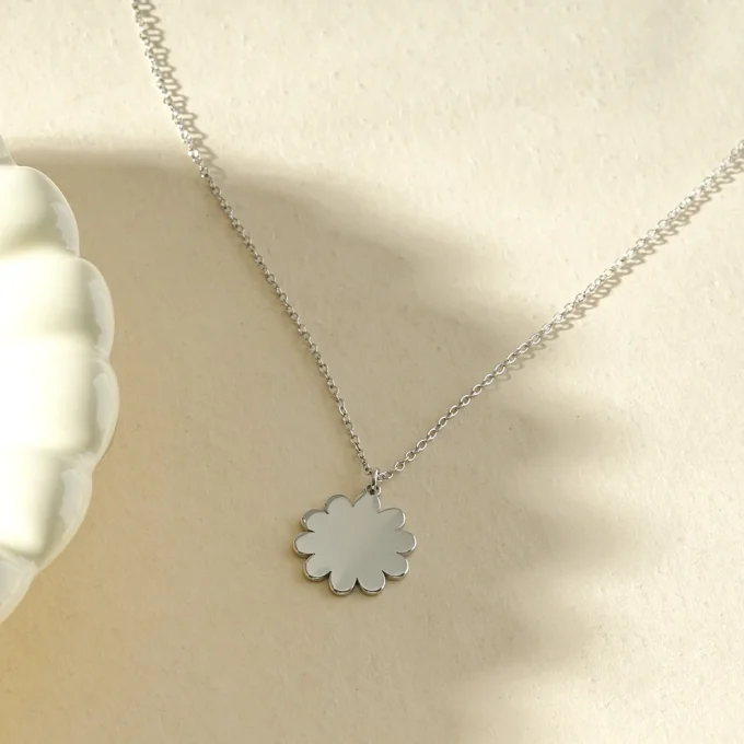 Collier fleur argent ou doré An gravure 